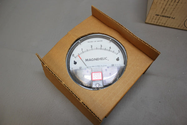 DWYER MAGNEHELIC PRESSURE GAGE MODEL 2005 *NO SCREWS*