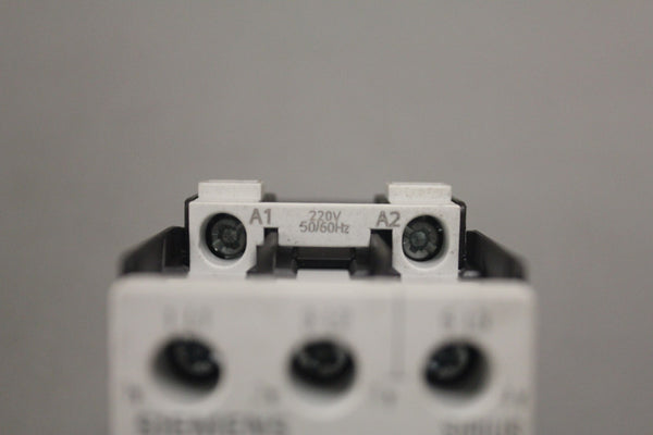 SIEMENS 3RT1024-1AV60 POWER CONTACTOR