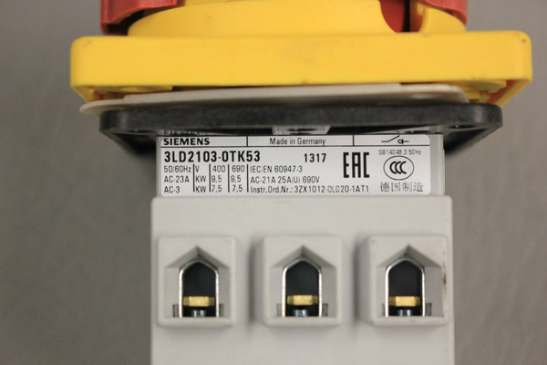 SIEMENS 3LD2103-0TK53 3 POLE DISCONNECT SWITCH