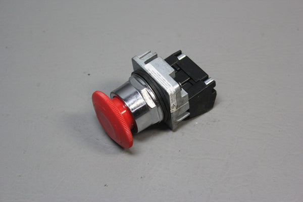 NEW SIEMENS NON ILLUMINATED PUSH BUTTON SWITCH RED MUSHROOM OIL TIGHT 52PR8W2A