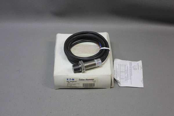 NEW CUTLER HAMMER INDUCTIVE PROXIMITY SENSOR E57-18LE20-A1