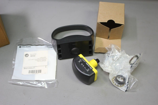 NEW ALLEN BRADLEY TACTILE PUSHBUTTON  800Z-GF2Q5B SER. B 800Z-GF2 SER. B