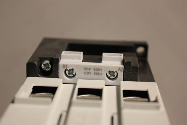 UNUSED SIEMENS POWER CONTACTOR 3RT1044-1AK60