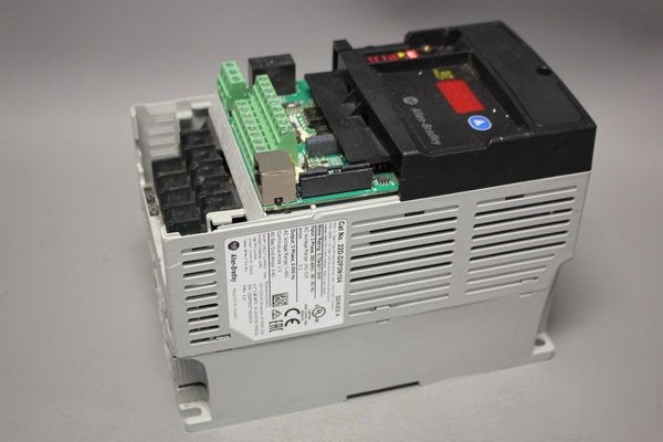 ALLEN BRADLEY POWERFLEX 1HP AC DRIVE  22D-D2P3N104 A