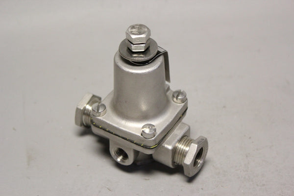 UNUSED WATTS Compact Water Pressure Regulator  SS263APM1