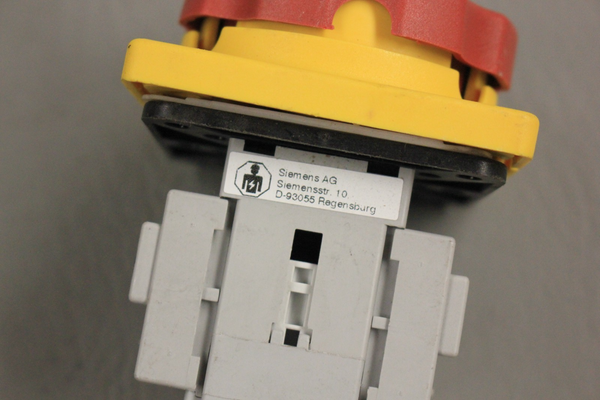 SIEMENS 3LD2103-0TK53 3 POLE DISCONNECT SWITCH