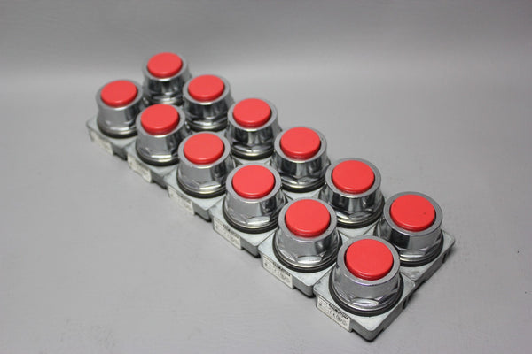 LOT OF 12 SIEMENS OIL TIGHT RED PUSH BOTTON