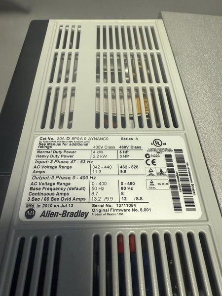 ALLEN BRADLEY POWERFLEX 70 5HP AC DRIVE W/ KEYPAD & COMM MODULE 20AD8P0A0AYNANC0