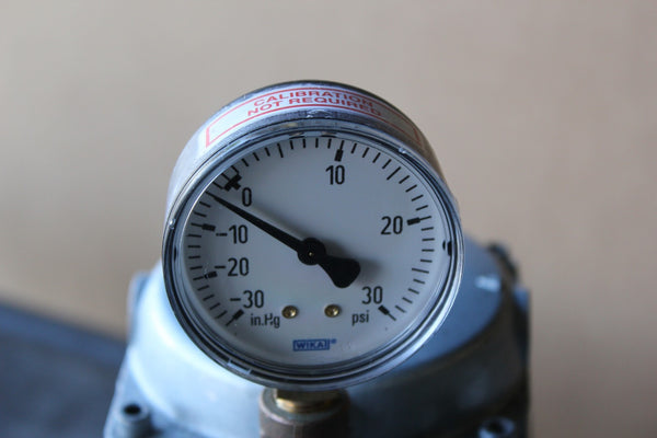 GAST VACUUM PUMP  DOA P707-AA