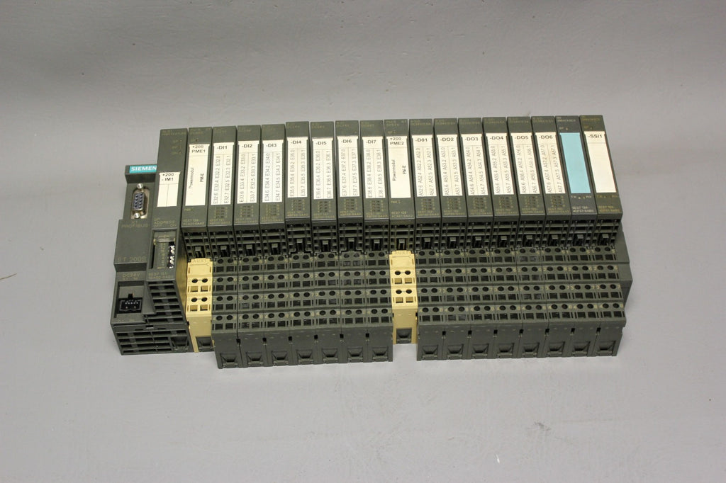 SIEMENS ET 200S I/O RACK WITH MODULES  6ES7 151-1BA02-0AB0 ETC