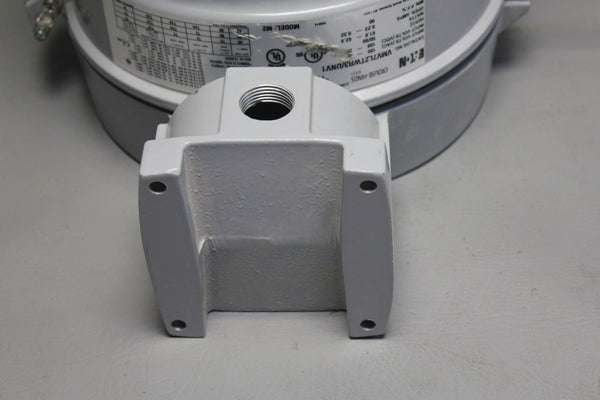 EATON LUMINAIRE FITTING FOR HAZARDOUS LOCATIONS VMV7L2TWR3/UNV1 MODEL M2