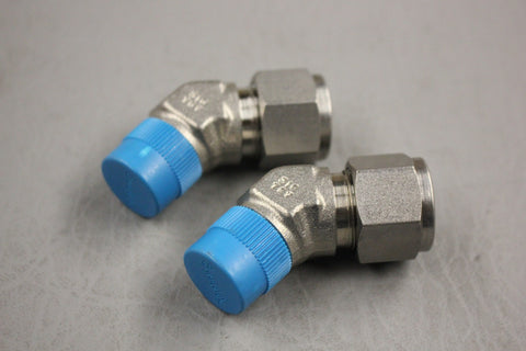 NEW SWAGELOK FITTINGS LOT OT 2 SS-810-5-6