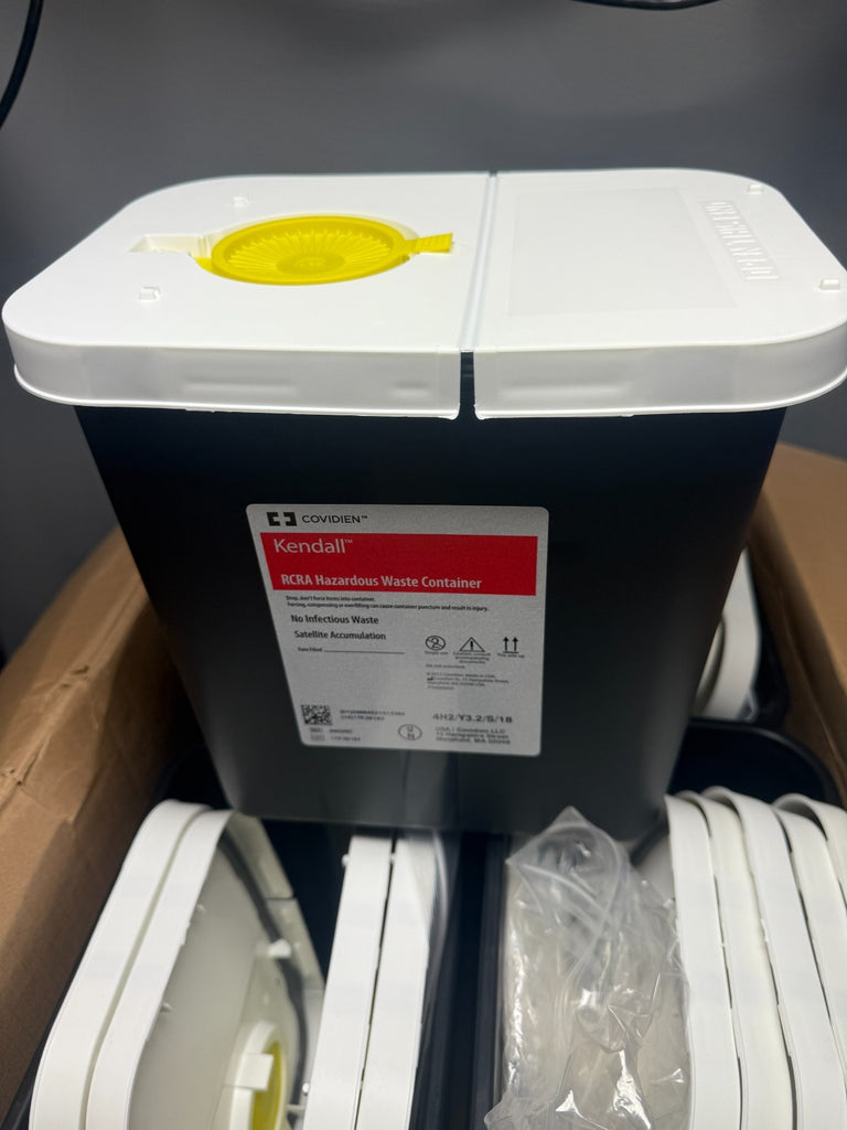 20 NEW COVIDIEN KENDALL RCRA HAZARDOUS WASTE CONTAINER 2 GALLON 8602RC