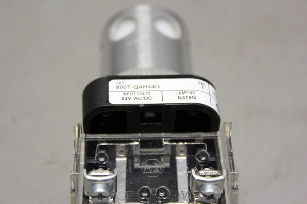 UNUSED ALLEN-BRADLEY ILLUMINATED WHITE PUSH BUTTON WITH GUARD 800Y-QAH24G