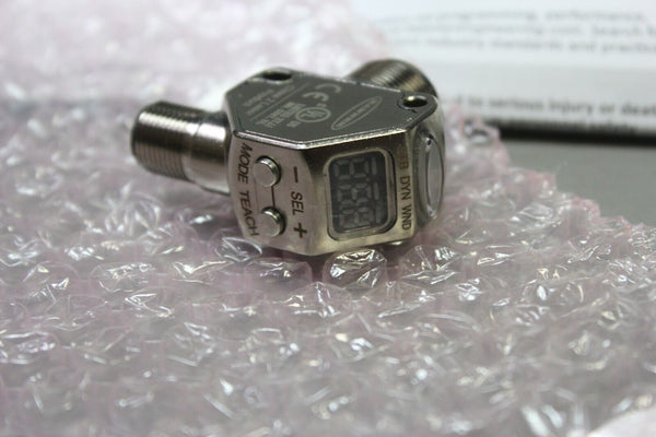 NEW BANNER LASER CONTRAST SENSOR Q3XTBLD-Q8