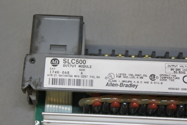 ALLEN BRADLEY SLC500 1746-0A8 SER A  OUTPUT MODULE