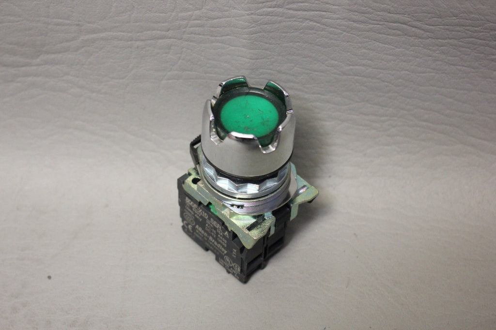 ALLEN BRADLEY GREEN PILOT LIGHT WITH 800F-D0C & 800F-X10