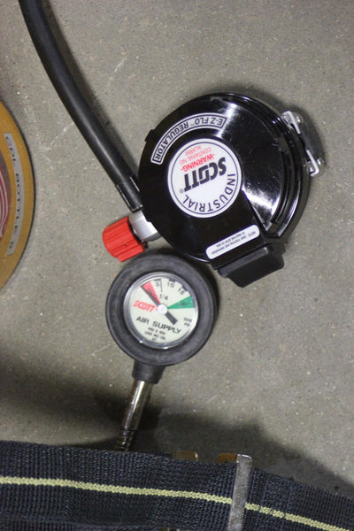 SCOTT INDUSTRIAL SCBA SYSTEM IN CASE
