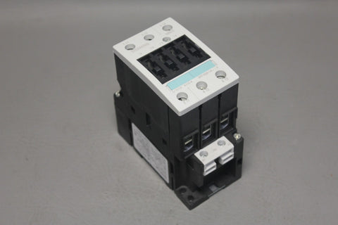 SIEMENS POWER CONTACTOR WITH 220V COIL 3RT1034-1AN20