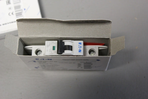 LOT OF 4 NEW EATON 5A CIRCUIT BREAKERS  FAZ-D5/1-NA-SP  167169