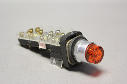 UNUSED ALLEN-BRADLEY ILLUMINATED ORANGE PUSH-BUTTON 800T-QAH24W