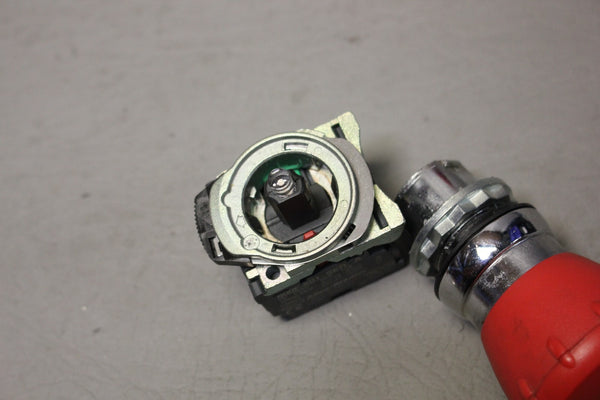 ALLEN BRADLEY TWIST TO RELEASE EMERGENCY STOP ILLUMINATED PUSHBUTTON SWITCH