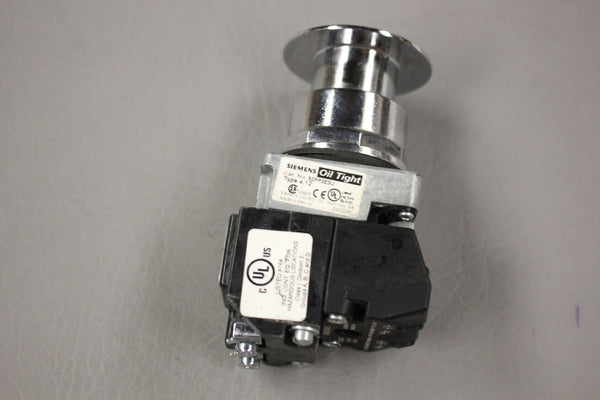 SIEMENS 52PP3E3U 52BJK 52AAFE GREEN OIL TIGHT PUSHBUTTON