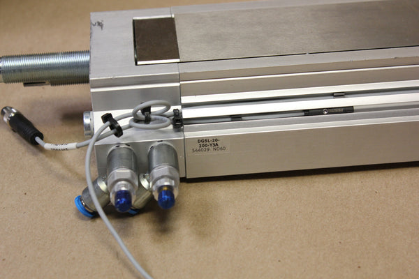 FESTO LINEAR SLIDE TABLE  P/N: DGSL-20-200-Y3A