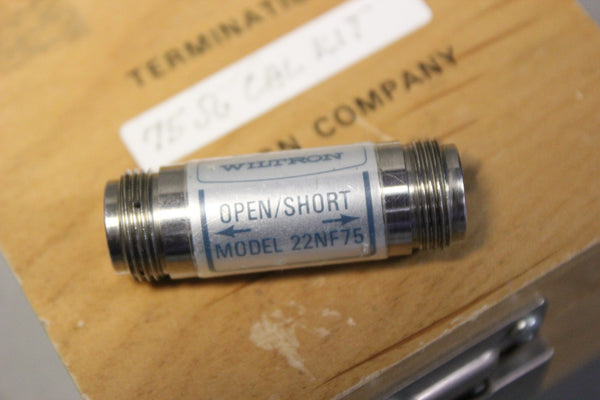 LOT OF WILTRON TERMINATIONS/SHORTS IN BOX 26N75 22N75 22NF72 26NF75