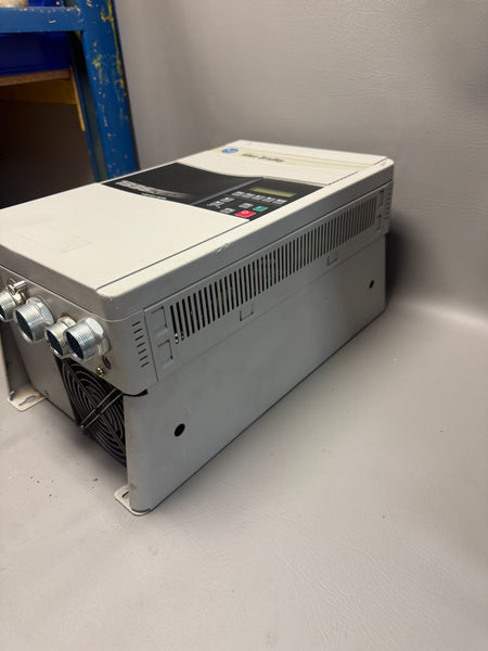 ALLEN BRADLEY 1336 PLUS II 20HP DRIVE 1336F-B020-AA-EN-HCS2-L6E SERIES A