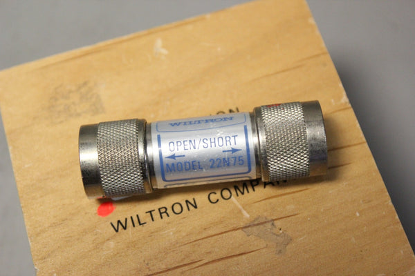 LOT OF WILTRON TERMINATIONS/SHORTS IN BOX 26N75 22N75 22NF72 26NF75