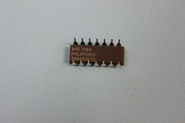 (39) Analog Devices AD5539JN Operational Amplifier 