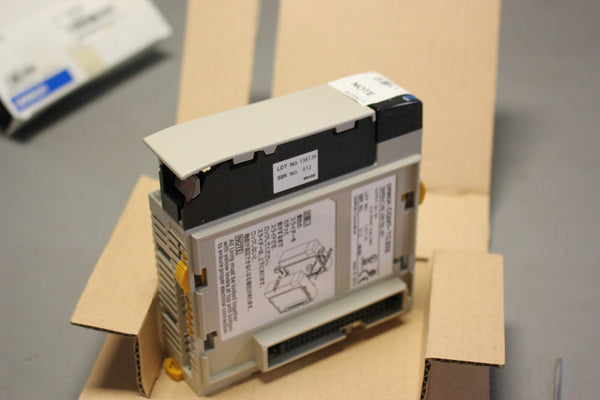 NEW OMRON TEMPERATURE CONTROL UNIT PLC MODULE  CQM1-TC202