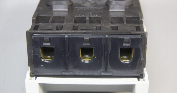 UNUSED SIEMENS FUSE SWITCH DISCONNECTOR FUSE HOLDER 3ZX1012-0NP40-2AA1