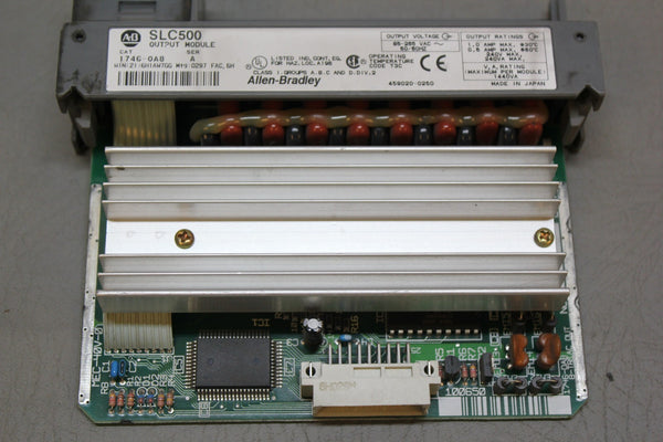ALLEN BRADLEY SLC500 1746-0A8 SER A  OUTPUT MODULE