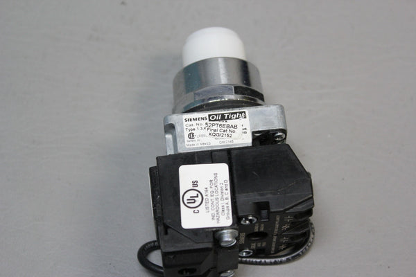 NEW SIEMENS ILLUMINATED PUSH BUTTON SWITCH WHITE LED OIL TIGHT 52PT6EBAB