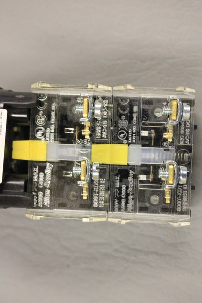 ALLEN-BRADLEY SWITCH 800T-KD2GXDX WITH 800T-XD1 / 800T-XD3