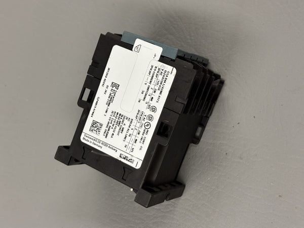 UNUSED SIEMENS POWER CONTACTOR 3RT2018-4BB42