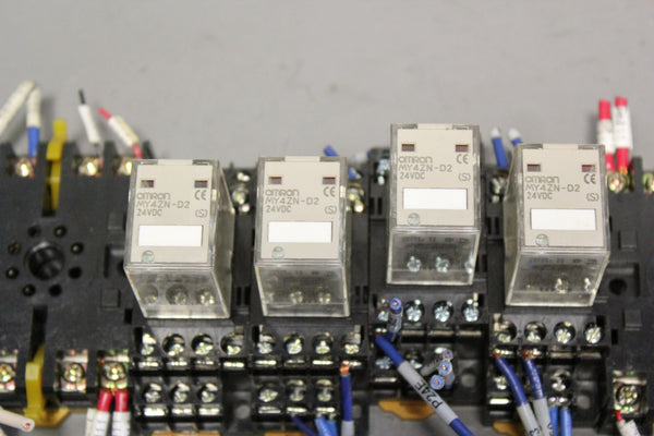 LOT OF OMRON RELAYS AND BASES  AS PICTURED