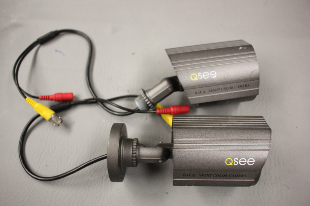 LOT OF 2 Q-SEE DAY & NIGHT COLOR CAMERA QM7008B