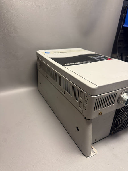 ALLEN BRADLEY 1336 PLUS II 20HP DRIVE 1336F-B020-AA-EN-HCS2-L6E SERIES A