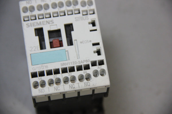 3 SIEMENS CONTACTOR RELAYS 3RH1122-2AP60