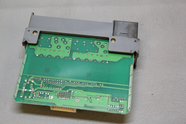 ALLEN BRADLEY SLC500 1746-0A8 SER A  OUTPUT MODULE