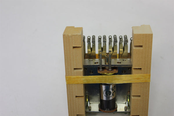 UNUSED VINTAGE STROMBERG CARLSON ELECTRONIC SWITCH 744091