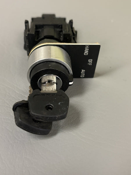 ALLEN BRADLEY 800E-4X211 CONTACT BLOCK WITH LOCK AND KEY