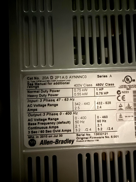 ALLEN BRADLEY POWERFLEX 70 1HP AC DRIVE W/ KEYPAD & COMM MODULE 20AD2P1A0AYNNNC0