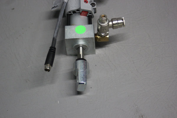 NEW PHD PNEUMATIC CYLINDER WITH SENSORS AVP 1X3-B-E-Q