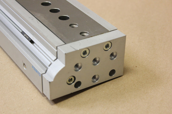 FESTO LINEAR SLIDE TABLE  P/N: DGSL-20-200-Y3A