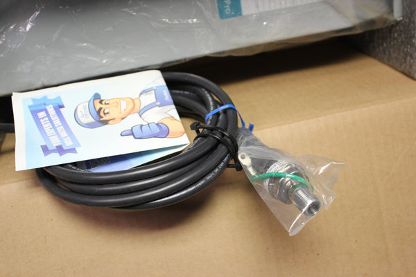 NEW XYLEM CENTRIPRO AQUAVAR SOLO 2 SUBMERSIBLE PUMP CONTROLLER VFDB050213F3RC