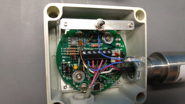 SENSOTEC PRESSURE TRANSDUCER 256-06 W/MOUNTING BOX 